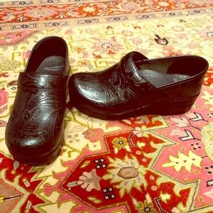Black Paisley Protective Arch Dansko Rare
